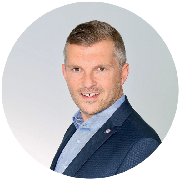 Bild von Leonhard Riedl, welcher den Vorteil eines Ansprechpartners im Videostudio anspricht.  